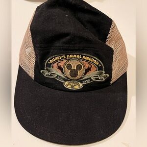 VINTAGE UNISEX DISNEY’S ANIMAL KINGDOM BASEBALL HAT.